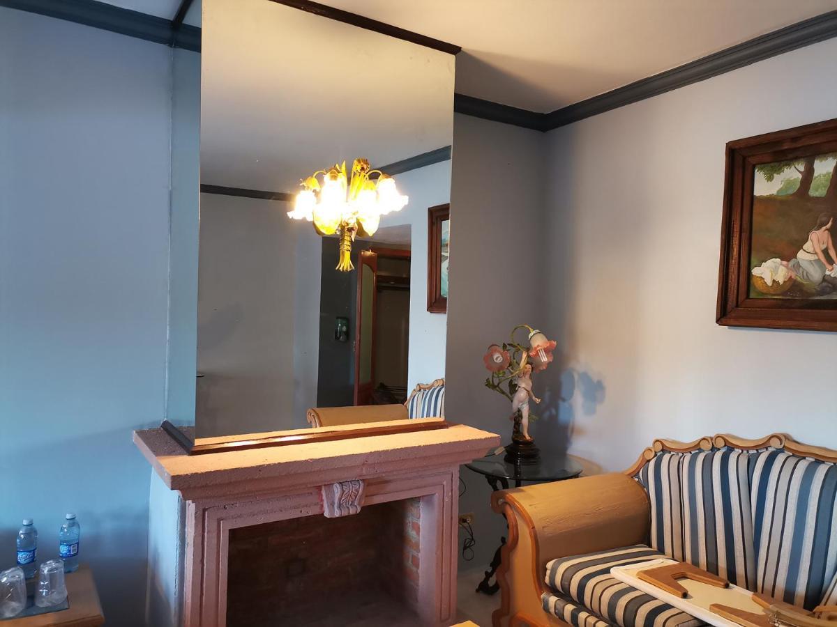 Gran Hotel Hacienda De La Noria Aguascalientes Kültér fotó A mirror in a living room