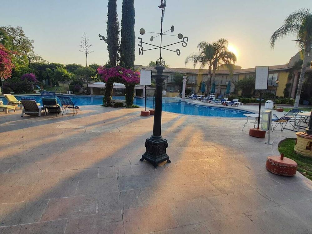 Gran Hotel Hacienda De La Noria Aguascalientes Kültér fotó The pool at the hotel